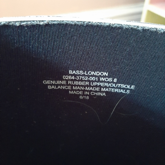 Tall rain boots - Picture 2 of 4